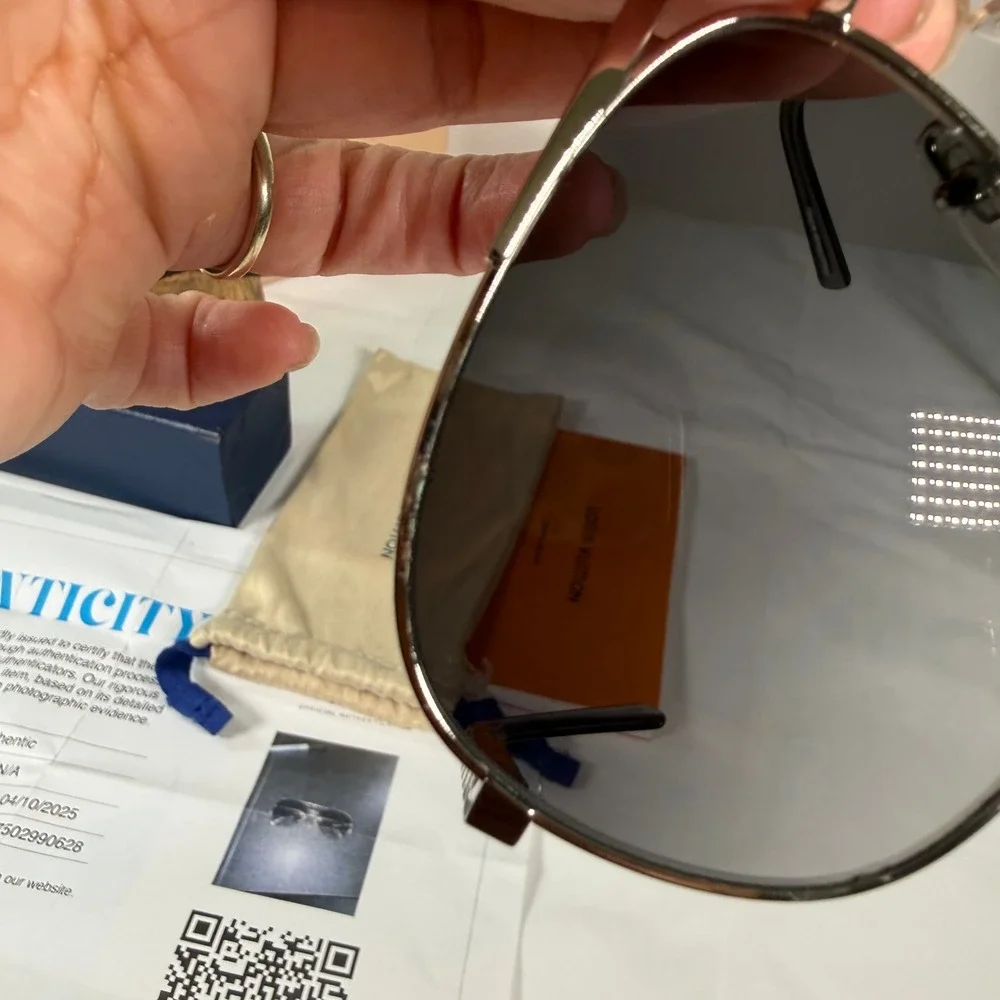 Louis Vuitton Attitude Sunglasses Silver Damier Aviator Z0340U Grey Gradient